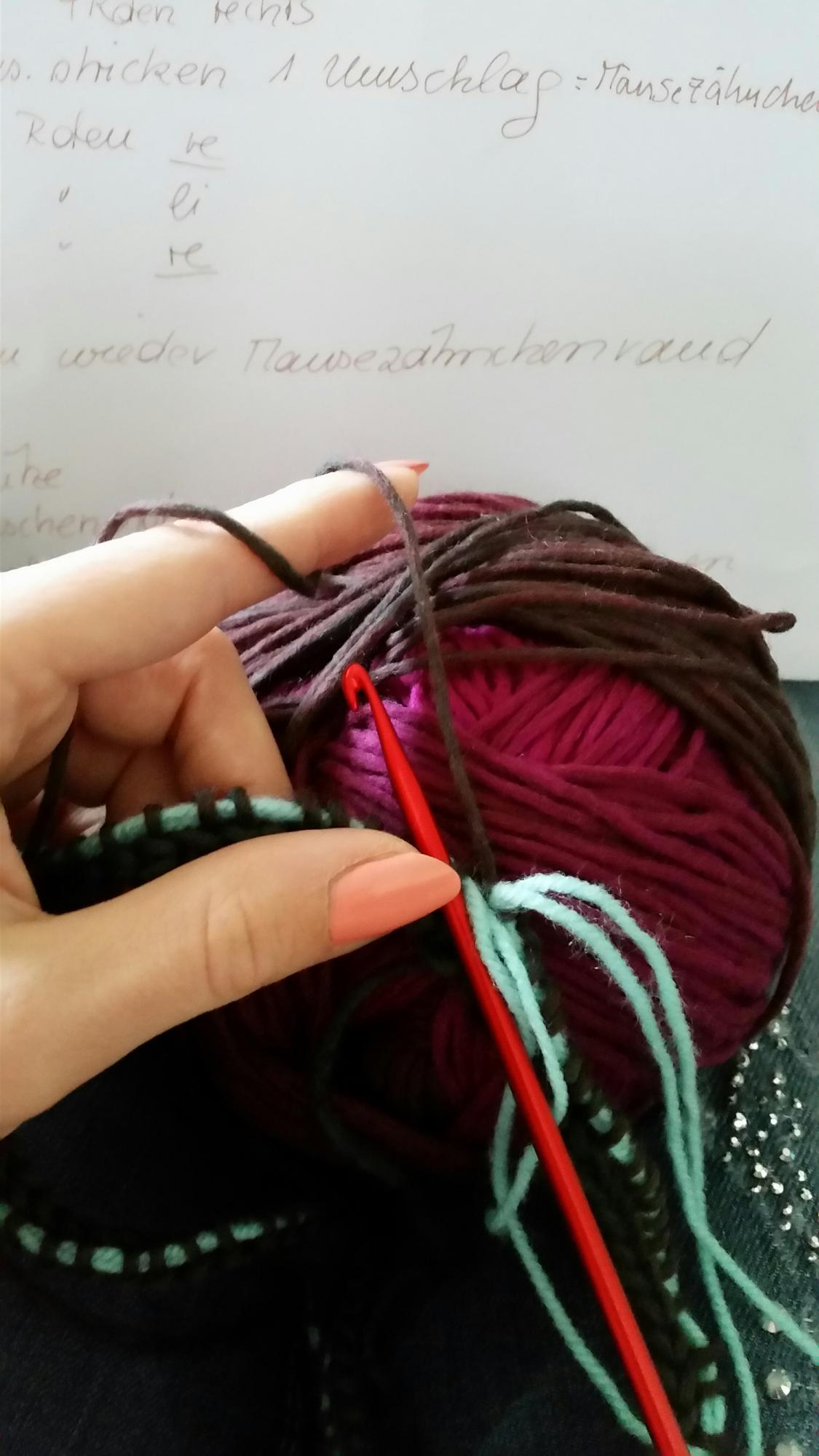 Atelier de vâsături pe masă cu materiale
